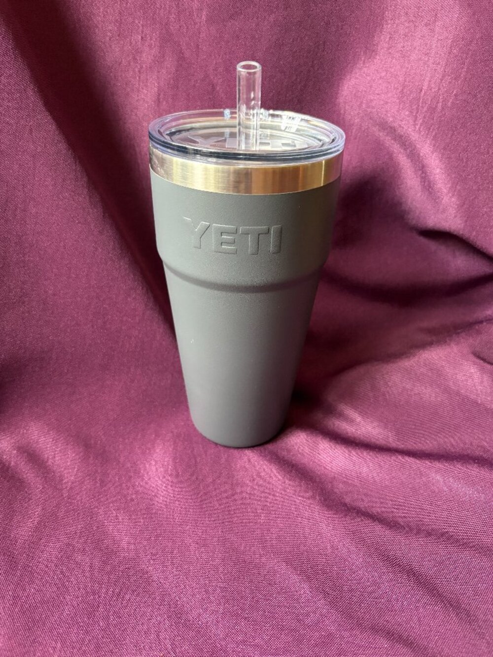 YETI Rambler 26 oz Tumbler with Straw Lid Gray Stainless Steel